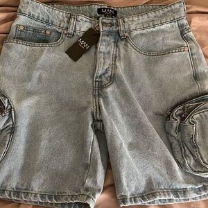 Slim Fit 3D cargo Pocket Denim shorts in light blue.